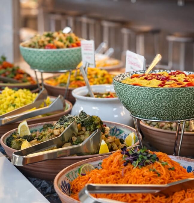 Bunte Deli-Bowls im nunó